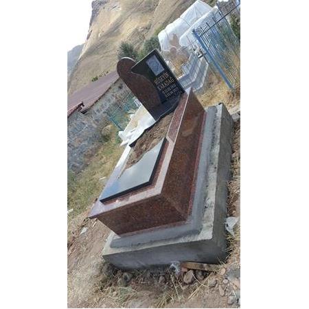 Malatya'ya Montajı Yapılan Kırmızı Siyah Granit 5cm Kalınlıkta Özel Mezar Modelimiz