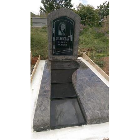 Sivas'a Montajı Yapılan 13cm Kalınlığında Paradiso Granit Mezar Modelimiz