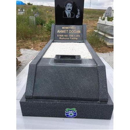 Kırşehir'e Montajı Yapılan Özel Eğimli Granit Mezar Modelimiz