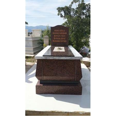 Tunceli Bayimizin Montajını Yaptığı Kırmızı Konik Blok Mezar Modeli