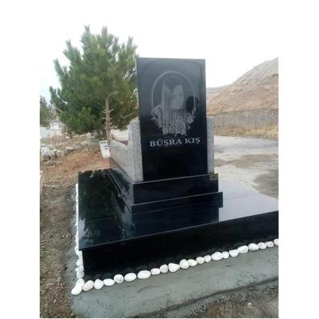 Ankara Kutludüğün'e Montajı Yapılan Özel Eğimli Model Kalın Granit Mezarımız