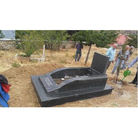 Kahramanmaraş'a Montajı yapılan 15cm kalınlıkta Nero Gaska Mezar Modeli
