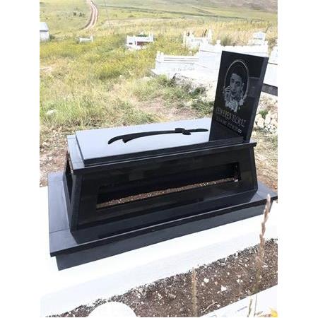 Sivas'a Montajı Yapılan 5cm Kalınlıkta Absolut Black Özel Mezar Modeli