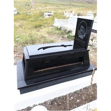 Sivas'a Montajı Yapılan 5cm Kalınlıkta Absolut Black Özel Mezar Modeli