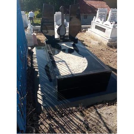 Tokat'a Montajı Yapılan Absolut Black 8'lik Özel Mezar Modeli