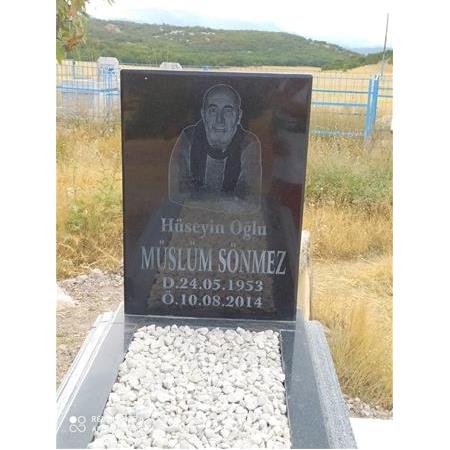 Elazığ'a Montajı Yapılan 10cm Kalınlıkta Profilli Granit Mezar Modelimiz