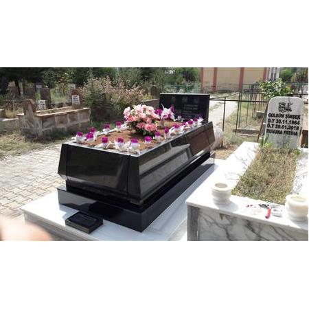 Muş Varto'ya Montajı Yapılan 13cm Kalınlıkta Absolute Black konik blok granit mezarımız