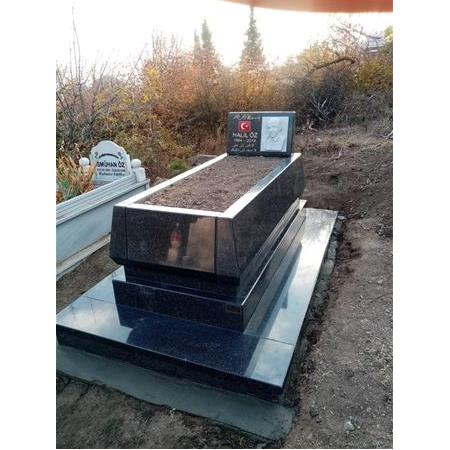 3 Boyut Yüz Kabartma Uygulamalı Konik Blok Granit Mezarımız