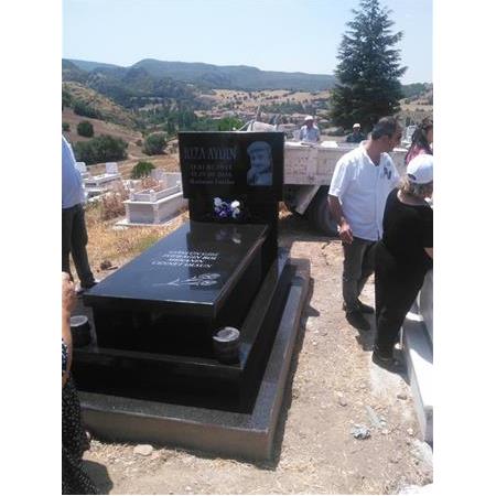 Çorum'a Montajı Yapılan Absolut Black 8cm Kalınlıkta Granit Mezar Modeli